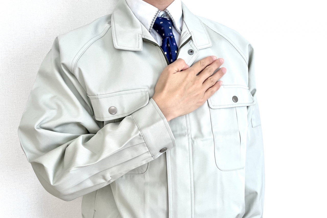 作業服を着た職員